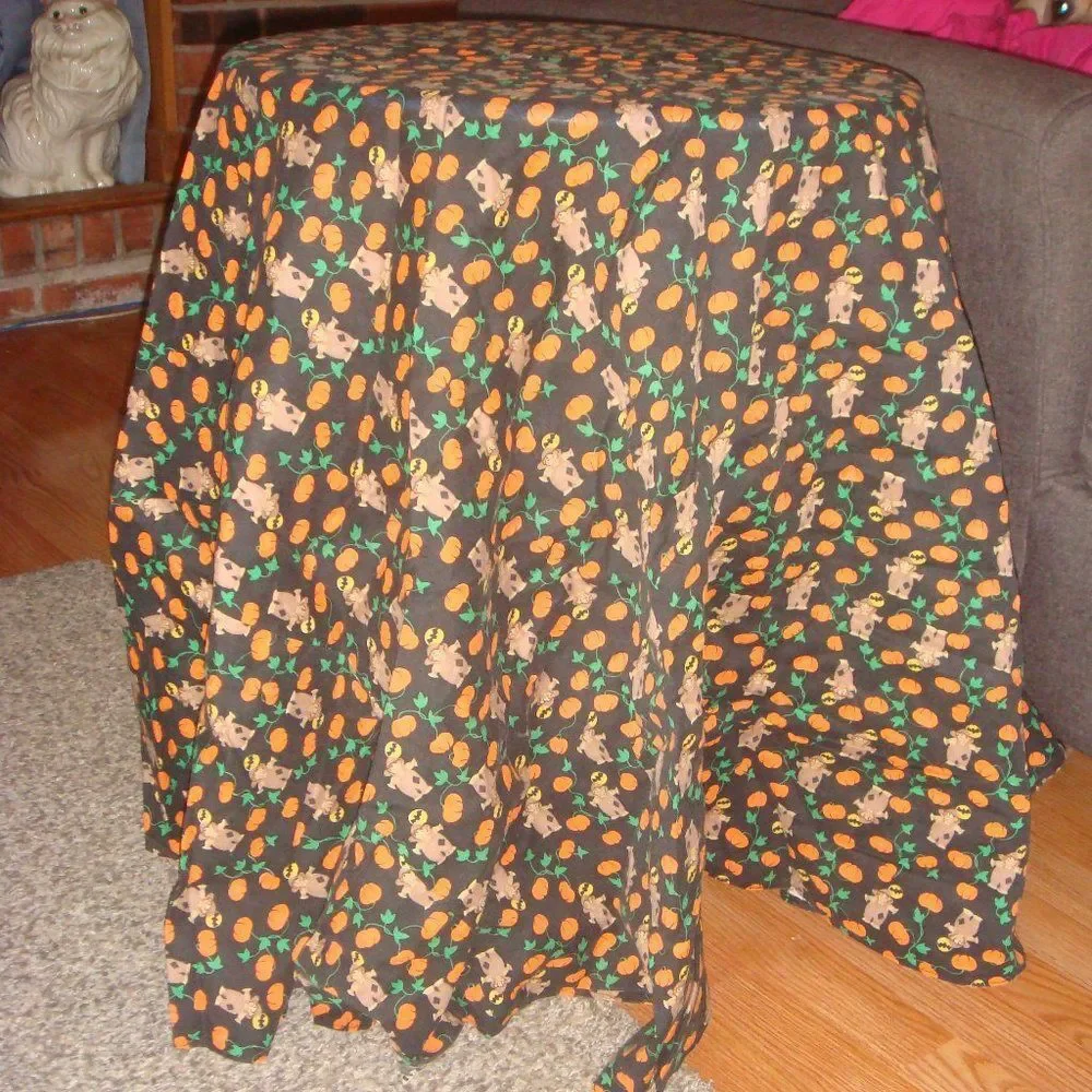 Round Halloween Pumpkin Bat Scarecrow Table Cloth
